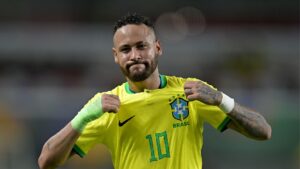 Neymar com cicatriz no joelho após lesão de um ano no Al Hilal