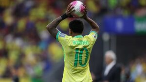 Rodrygo escolhe camisa 10 da seleção brasileira