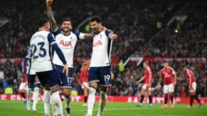 Tottenham x West Ham: Tottenham joga com um jogador a menos